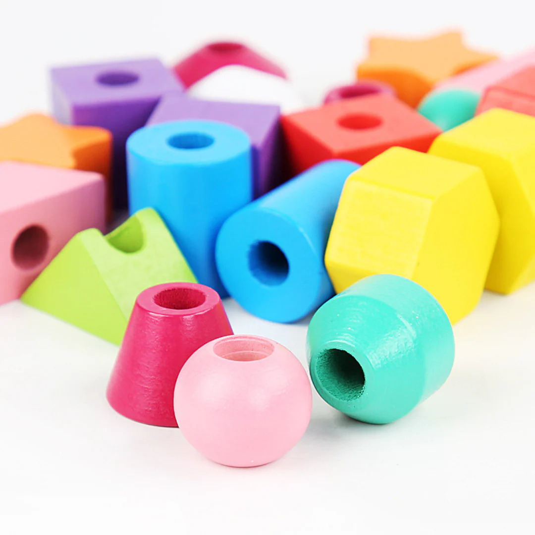 Wooden Montessori colors and shapes thread toy - Image 3
